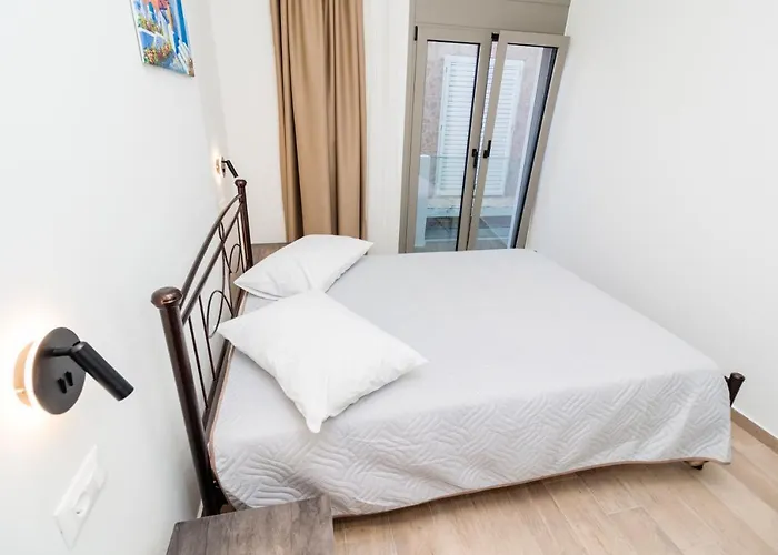 Chrysoula Seaside Apartment *